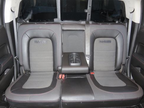 Used 2016 GMC Canyon SLE w/ All Terrain Package image 24