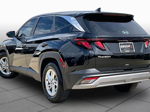 Certified 2025 Hyundai Tucson SE FWD image 11