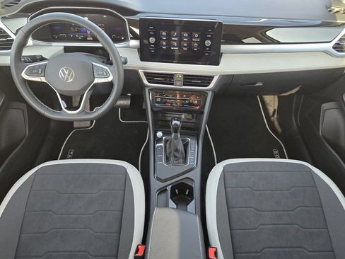 New 2026 Volkswagen Taos SE FWD image 26