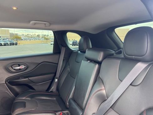 Used 2022 Jeep Cherokee Trailhawk w/ Premium Leather Package image 21