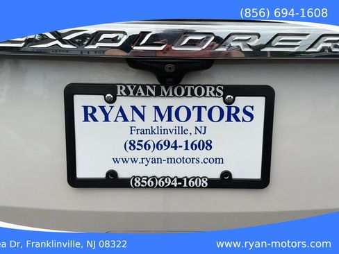 Used 2016 Ford Explorer XLT w/ Equipment Group 202A AWD/4WD image 33