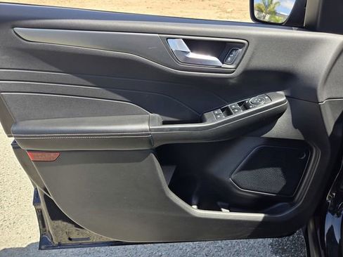 Used 2024 Ford Escape SE FWD image 17