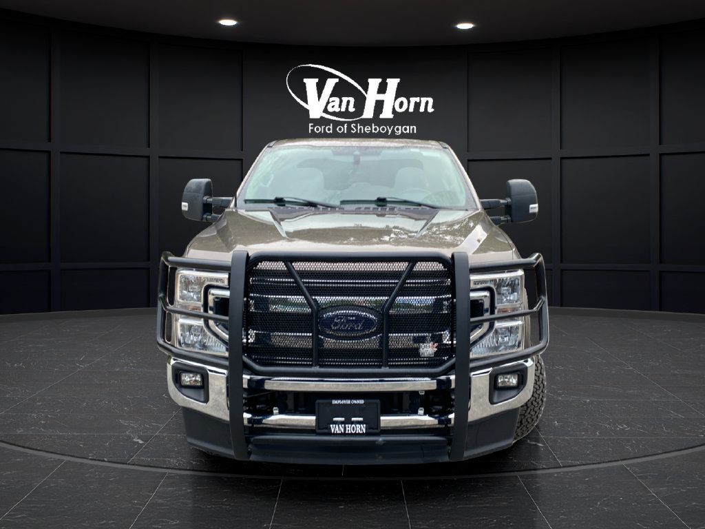 Used 2022 Ford F250 XLT w/ XLT Value Package AWD/4WD image 2