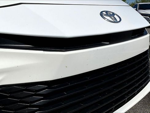 Used 2025 Toyota Camry LE image 28