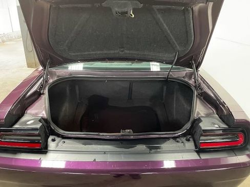 Used 2022 Dodge Challenger R/T image 9