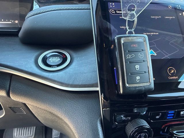 Used 2023 Jeep Grand Cherokee L Limited w/ Luxury Tech Group II AWD/4WD image 40