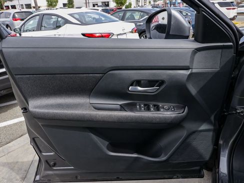 Used 2025 Nissan Kicks SV FWD image 13