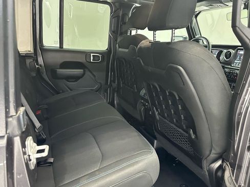 Used 2022 Jeep Wrangler Unlimited Rubicon 4xe w/ Cold Weather Group AWD/4WD image 16
