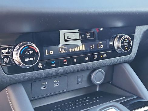New 2026 Mitsubishi Outlander SEL FWD image 24