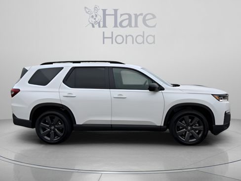 Used 2026 Honda Pilot Sport image 6