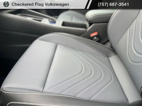 New 2026 Volkswagen Tiguan SE R-Line FWD image 22