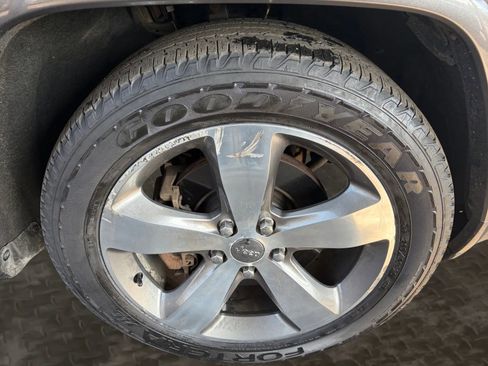 Used 2015 Jeep Grand Cherokee Overland image 40