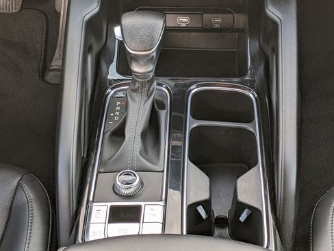 Certified 2024 Kia Telluride LX image 16