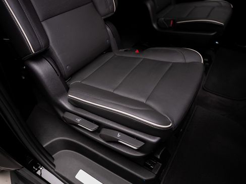 Used 2023 Cadillac Escalade ESV Premium Luxury w/ LPO, Floor Liner Package AWD/4WD image 67