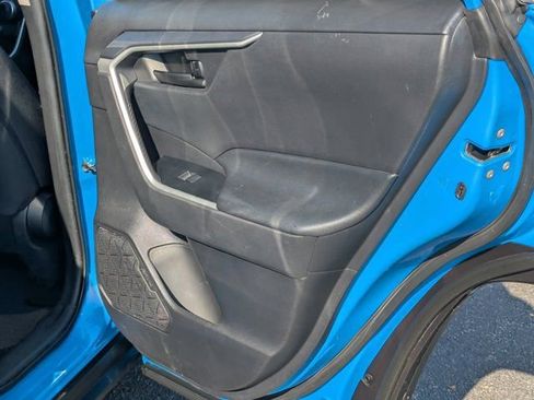 Used 2021 Toyota RAV4 LE image 15