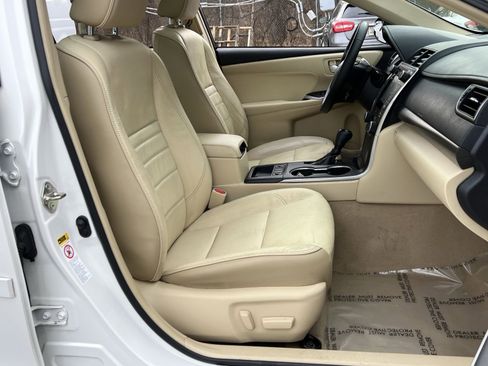 Used 2015 Toyota Camry LE image 22