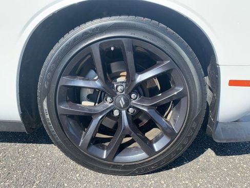 Used 2022 Dodge Challenger R/T w/ Plus Package image 9