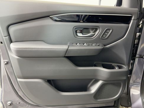 New 2025 Honda Pilot EX-L image 11