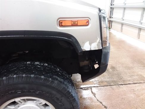 Used 2004 HUMMER H2 w/ Preferred Equipment Group AWD/4WD image 24