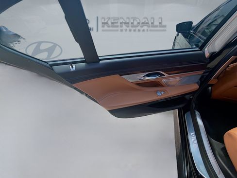Used 2021 BMW M760i xDrive AWD/4WD image 24