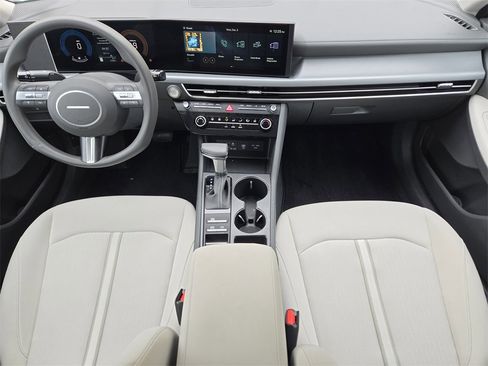 Used 2025 Hyundai Sonata SE image 19