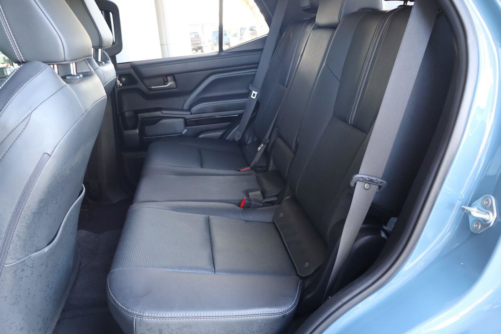 Certified 2025 Toyota 4Runner Limited AWD/4WD image 15