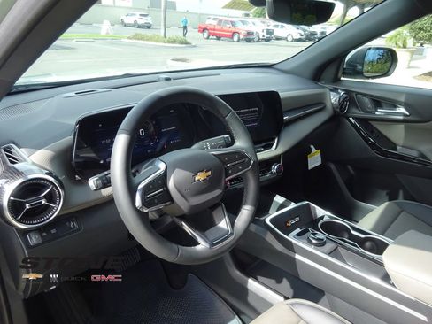 New 2026 Chevrolet Equinox LT w/ Convenience Package II image 12