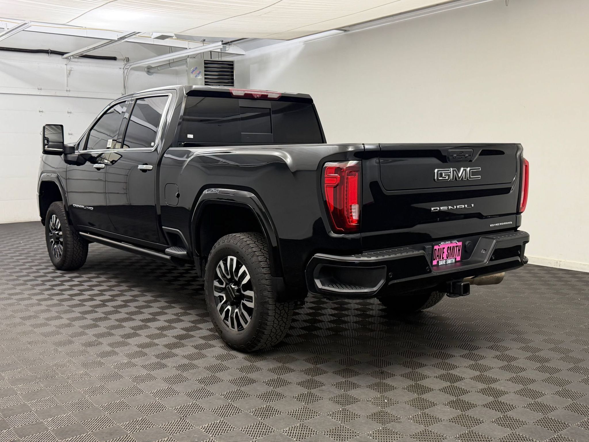 Used 2022 GMC Sierra 2500 Denali w/ Denali Ultimate Package AWD/4WD image 3