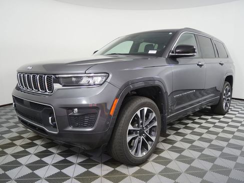 Used 2022 Jeep Grand Cherokee L Overland w/ MOPAR Finishing Package image 7