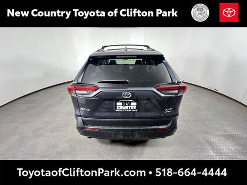 Used 2023 Toyota RAV4 XLE Premium image 4