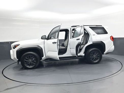 Used 2025 Toyota 4Runner SR5 image 40