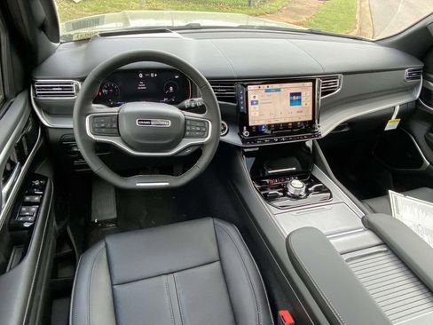 New 2026 Jeep Grand Wagoneer L Limited AWD/4WD image 40