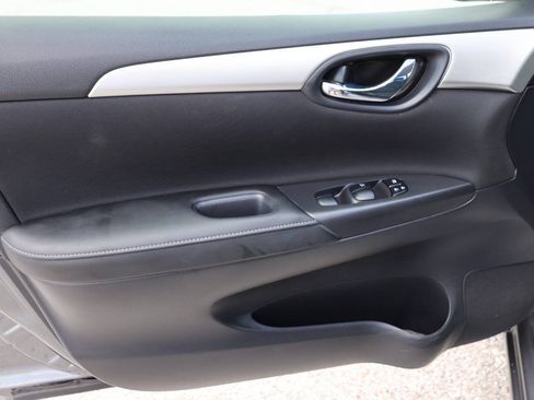 Used 2019 Nissan Sentra S FWD image 12