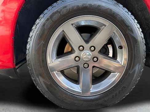 Used 2013 RAM 1500 Express image 21