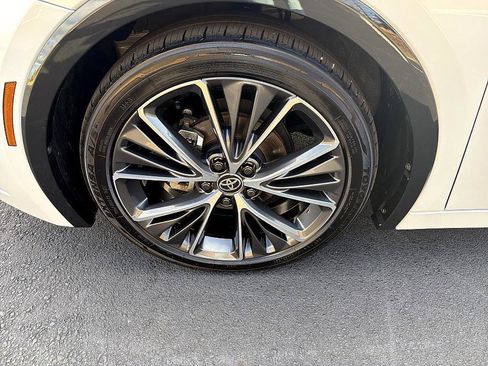 Used 2025 Toyota Prius XLE image 8