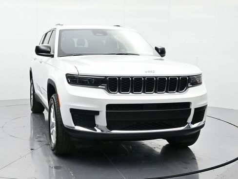 New 2025 Jeep Grand Cherokee L Laredo image 2