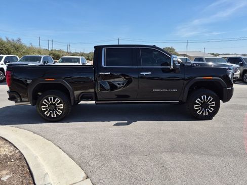 Used 2025 GMC Sierra 2500 Denali Ultimate image 11