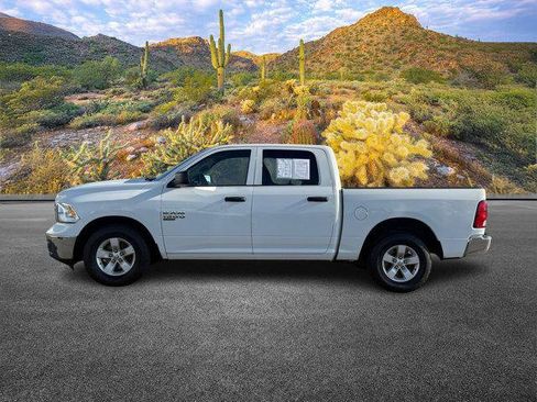 Used 2022 RAM 1500 Classic SLT image 8