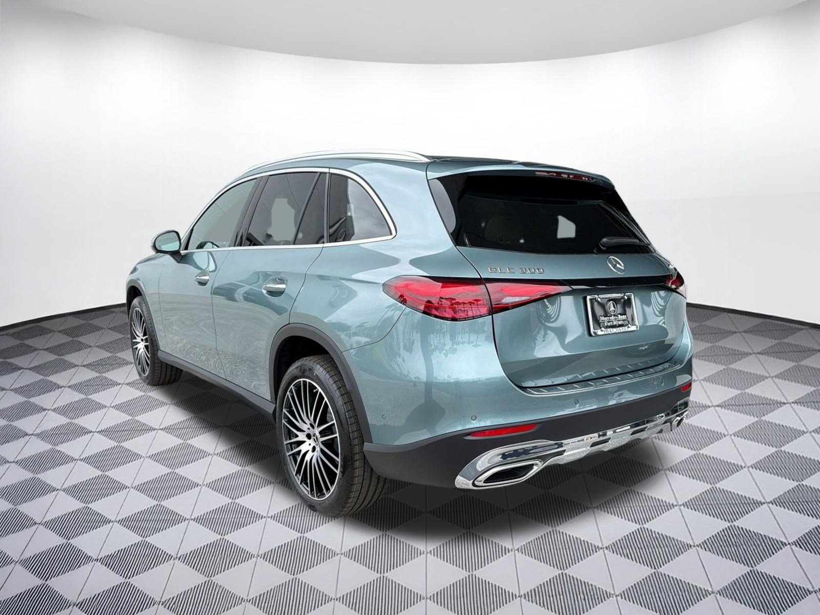 Used 2026 Mercedes-Benz GLC 300 4MATIC image 3
