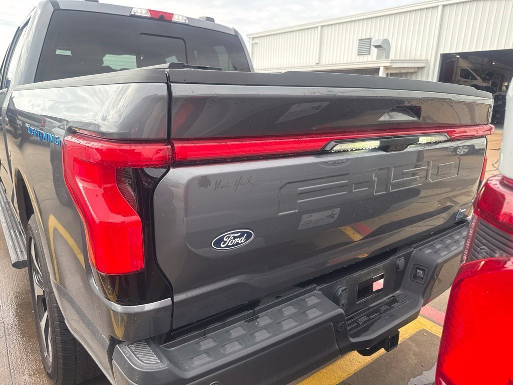 Used 2024 Ford F150 Lightning Platinum AWD/4WD image 4
