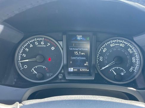 Used 2022 Toyota Tacoma TRD Off-Road w/ Technology Package image 11