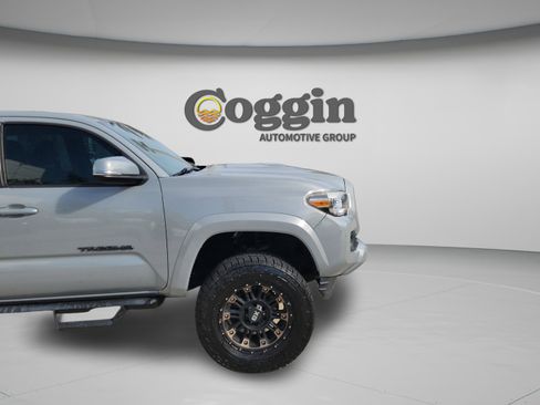 Used 2019 Toyota Tacoma TRD Sport AWD/4WD image 31