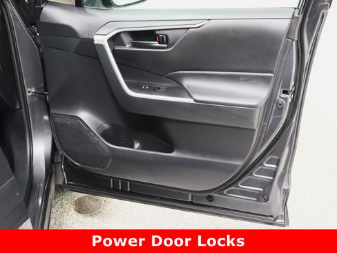 Used 2024 Toyota RAV4 LE image 31