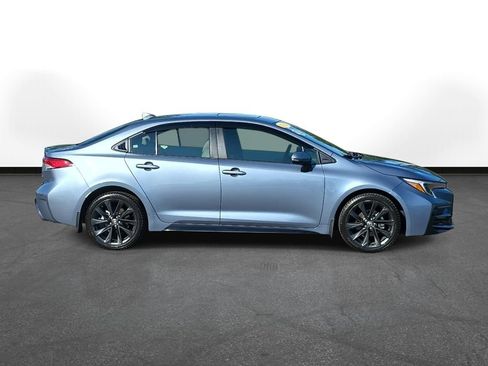 Used 2023 Toyota Corolla SE w/ SE Package FWD image 4
