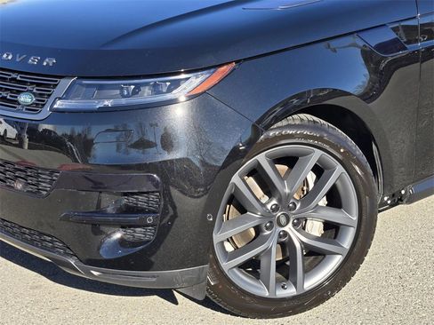 Used 2023 Land Rover Range Rover Sport SE image 9
