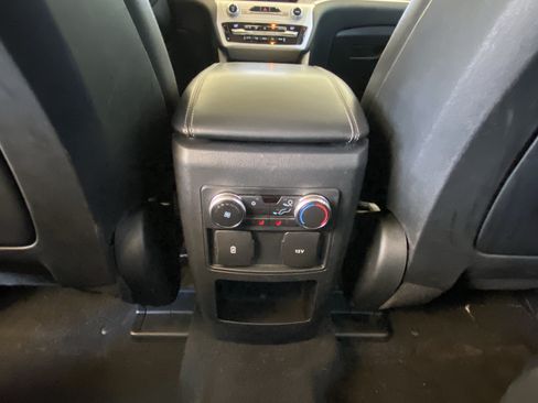 Used 2020 Ford Explorer XLT w/ Equipment Group 202A AWD/4WD image 33
