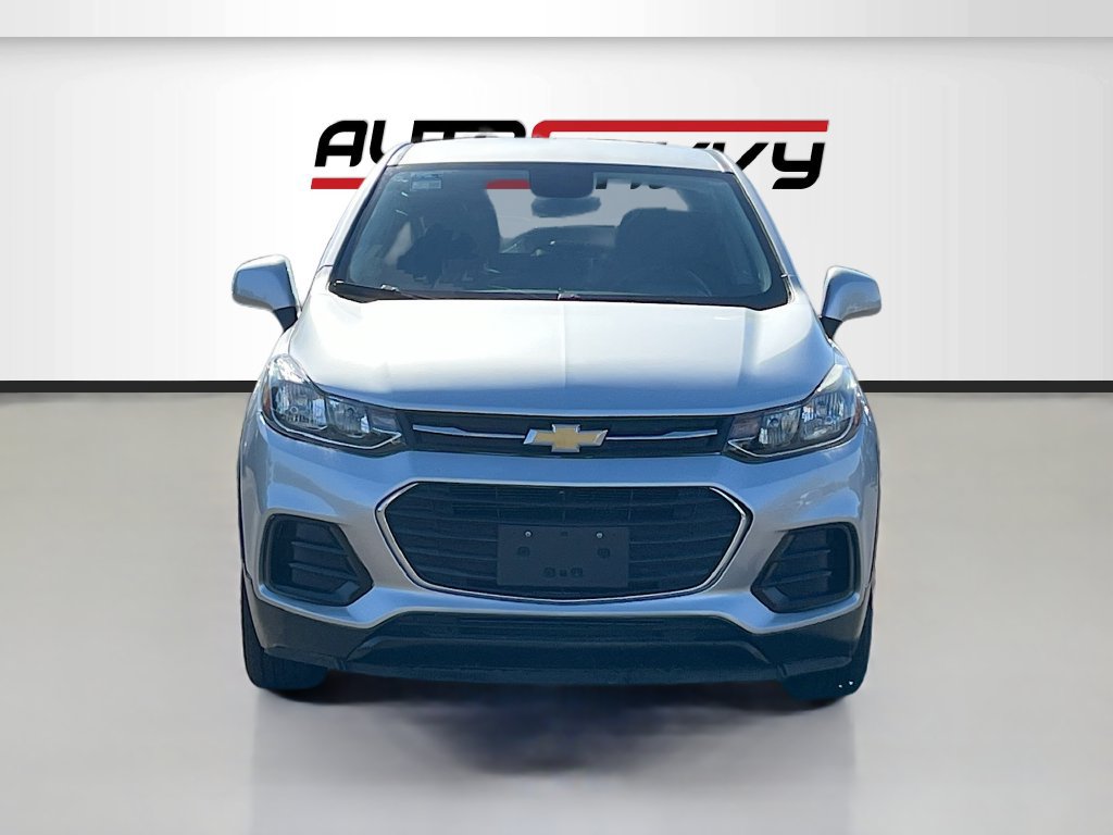 Used 2022 Chevrolet Trax LS w/ Tint and Cruise Package FWD image 2