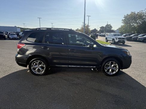 Used 2018 Subaru Forester 2.5i Touring AWD/4WD image 7