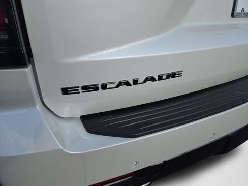 Used 2025 Cadillac Escalade Sport Platinum w/ LPO, ONYX Package AWD/4WD image 38