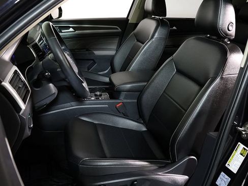 Used 2022 Volkswagen Atlas SE w/ Panoramic Sunroof Package AWD/4WD image 4